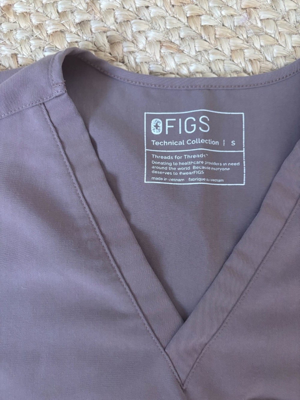 Figs Scrubs - Catarina One-Pocket Scrub Top / Jogger Pants Set in Smokey Taupe - Picture 5 of 5